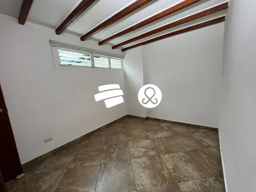 Casa En Venta A Dos Cuadras Del Parque De Bello