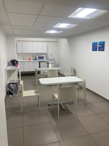 Local Comercial Para Sucursal Bancaria En Esquina Frente A Santander, Banorte Y Hsbc Al Lado De Bbva