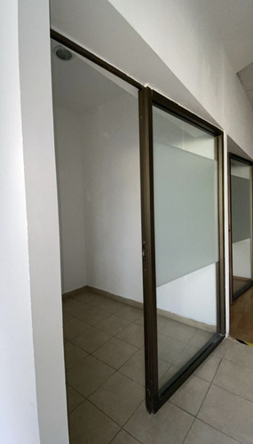 Oficina O Local En Renta Planta Baja Sobre Avenida Tecnologico Frente A Tec 100