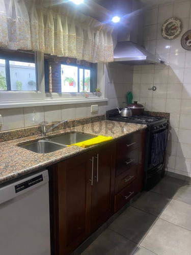 Casa En Venta En La Plata De 3 Dormitorios