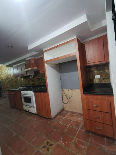 En Venta Casa  *a Remodelar* En Res El Mirador La Esmeralda San Diego Za