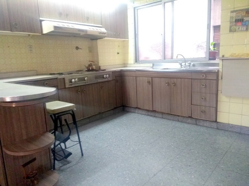 Imagen 11 de 30 de Departamento De 6 Ambientes Con Espacio Guardacoche Y Baulera En Venta En Caballito