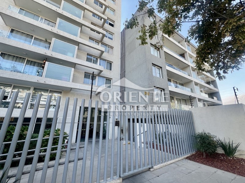 Depto En Primer Piso, Semi Nuevo, La Reina