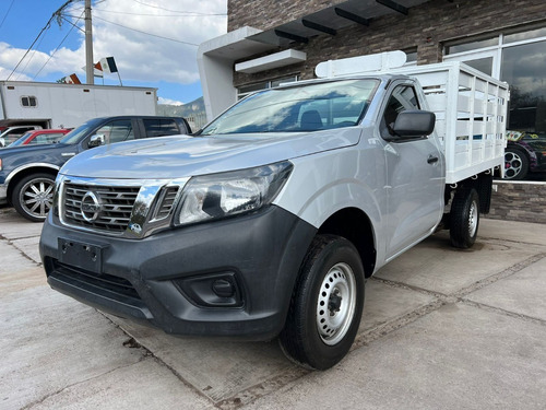 Imagen 1 de 8 de Nissan Np300 2016 3.5 Estaca Cabina