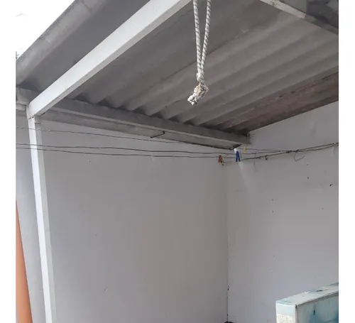 Casa Remodelada Tiene Un Cuarto Que Sirve Como Local O Habitación Con Baño Privado