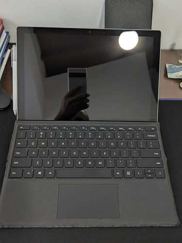 Microsoft Surface Pro 4. Memoria 128gb Y 4gb Ram. 