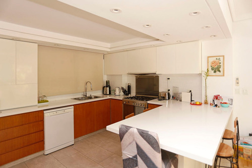 Venta Depto, Colegiales, 5 Amb Con Cochera.