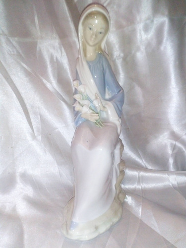 Figura Porcelana Lladro Niña Sentada Con Lirios Catalog 4972
