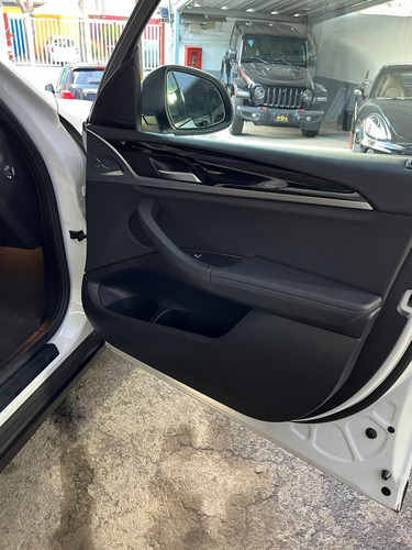 BMW X3 2.0 sDrive20iA At