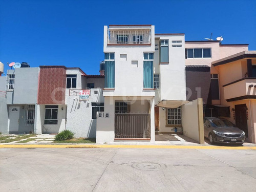 Venta De Casa 3 Recamaras, En Frac. Montecarlo, Cuautlancingo, Puebla