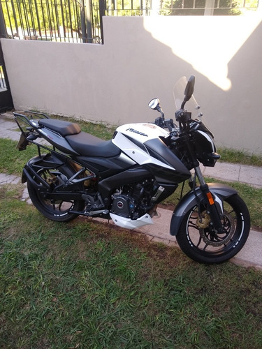 Bajaj Rouser Ns 200