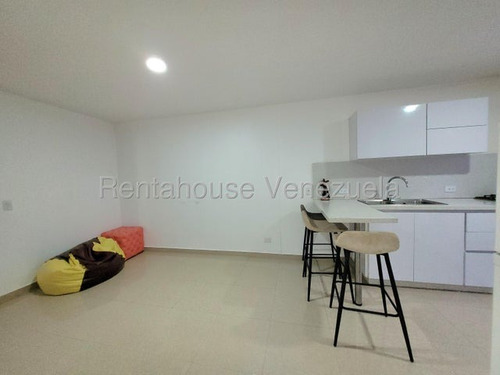 Yoselin Cabesas Vende Apartamento En Ciudad Roca, Yc 25-23837