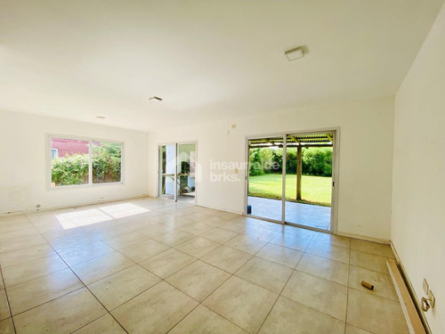 Casa En Venta 3 Dormitorios Y Dependencia, Santa Teresa, Villanueva, Tigre!