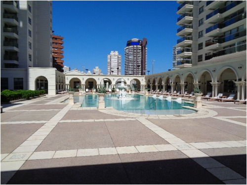 Apartamento Ubicado En Playa Brava- Ref: 3974