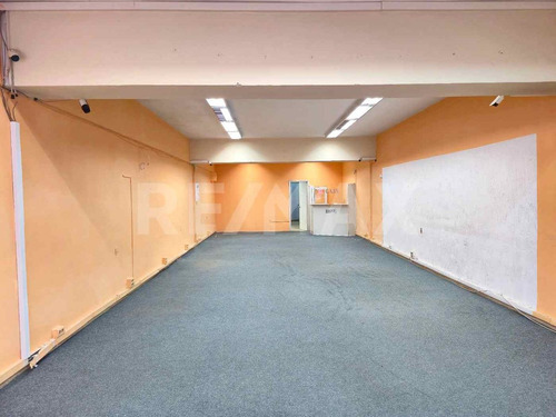 Alquiler De Local Comercial En El Centro Yi Y 18