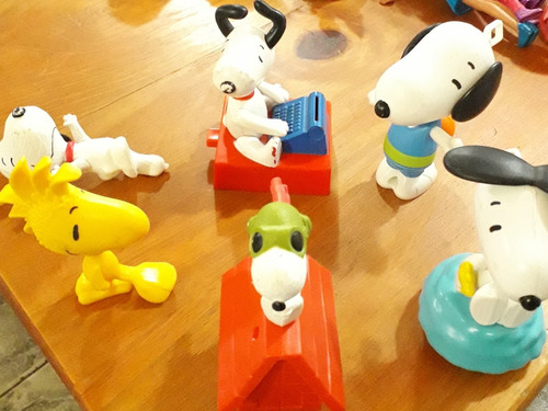 Imagen 1 de 7 de Lote De Juguetes Snoopy Mc Donals Y Burger King (6 Juguetes)