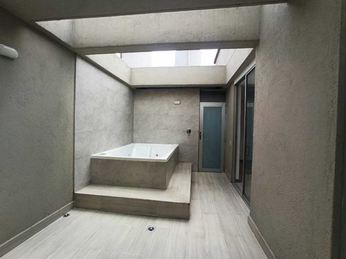 Venta De Penthouse En Envigado, Sector Plano