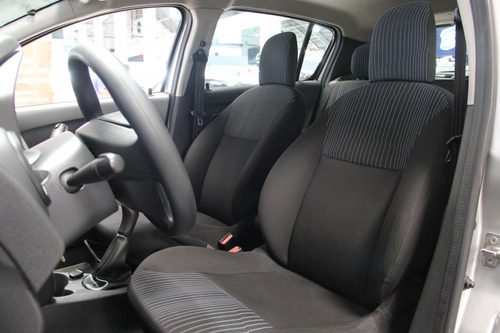 Imagem 7 de 14 de Renault Sandero 1.0 Authentique 16v Flex 4p Manual