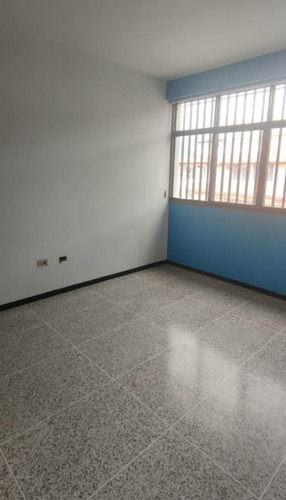 Imagen 3 de 12 de Casa. Venta. Colinas De Santa Mónica. Riv La Boyera N 4867