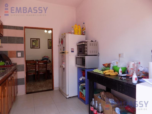 Casa Única De 4 Amb Con Galpon De 100 M2 Excelente Zona Martinez!!