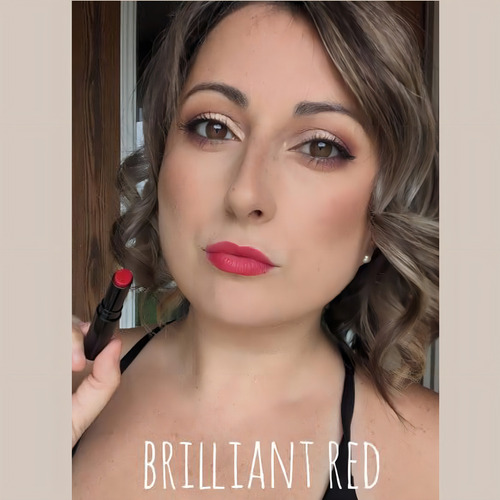 Lapiz Labial Hidratante Con Color Vitamina E Vegano Farmasi Color 06 Brilliant Red