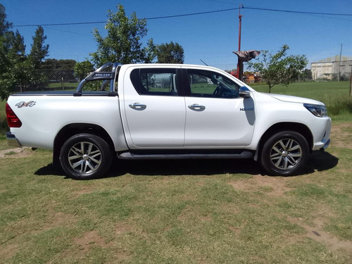 Toyota Hilux 2.8 Cd Srx 177cv 4x4