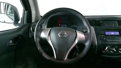 Nissan NP300 2.5 DOBLE CABINA SE AC PAQ SEG