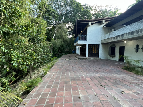 Se Vende Casa 980m2.5h+2s/6b+2/5p. Prados Del Este .