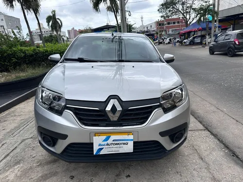 Renault Logan 1.6 Expression / Life +