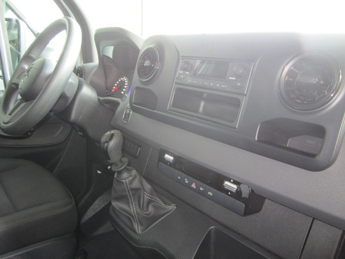 Imagem 4 de 6 de M. Benz Sprinter 314 Ano 2020 Com Bau E Apenas 4 Mil Km Rod