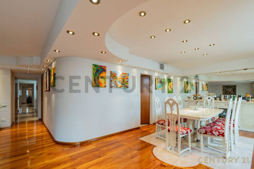 Venta Departamento 4 Ambientes Con Dependencia En Flores Sobre Avenida Avellaneda
