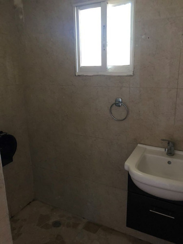 Imagen 2 de 6 de Local Comercial En Gazcue