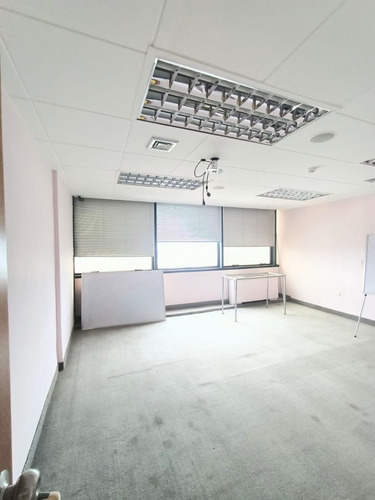 Oficinas En Avenida Bolivar, Valencia. Cc Camoruco. (soscap-03)