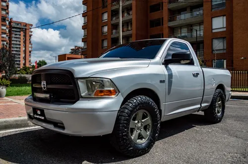 Dodge Ram 5.7 1500 Slt 4x2