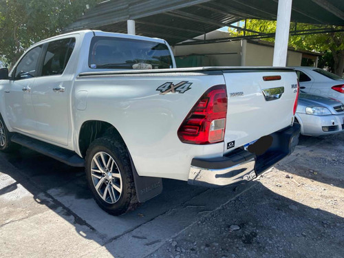 Toyota Hilux 2.8 Cd Srx 177cv 4x4 At 2016