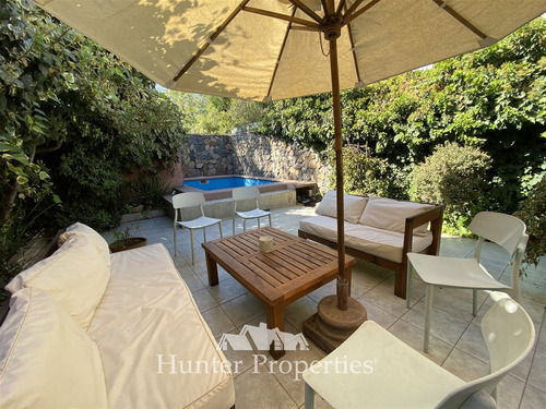 Casa En Venta De 4 Dorm. Condominio En La Reina