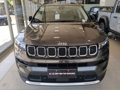 Imagen 3 de 16 de Jeep Compass Sport Turbo 2023