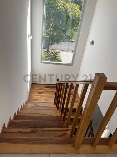 Casa En Venta De 6 Ambientes En Barrio Albanueva Rincon De Milberg