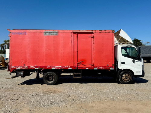 2017 Camión Hino Xzu 8.5 Sl Con Furgon Cerrado Y Plataforma