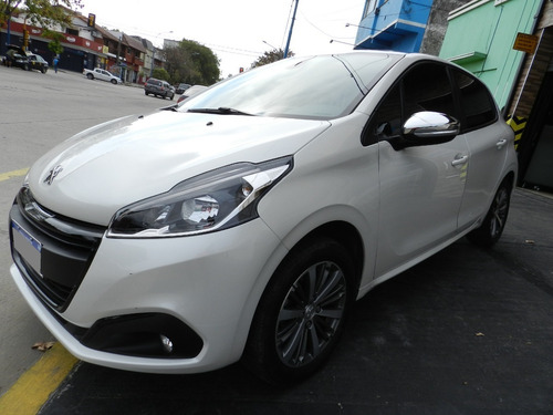 Peugeot 208 Feline 1.6