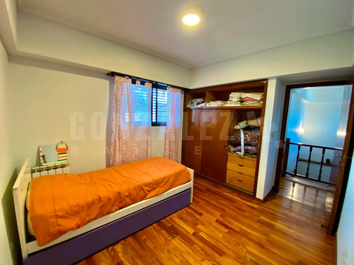 Casa 5 Amb En Barrio Uno - Con Piscina