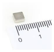 Imagen 2 de 6 de 50 Imanes De Neodimio Cuadrados 5x5x1,5 Mm Super Potentes
