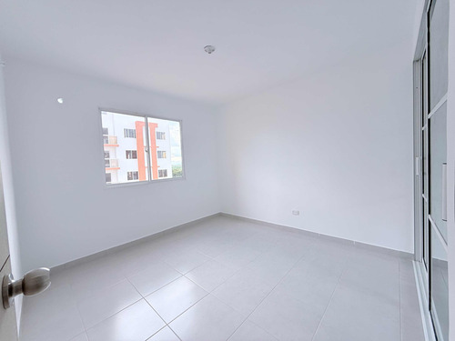 Vendo Apartamento En La Av. Jacobo Majluta Frente Al Olé