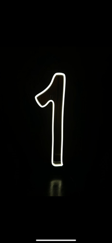 Cartel Número 1 Neon Flex Con Base De Acrílico Blanco