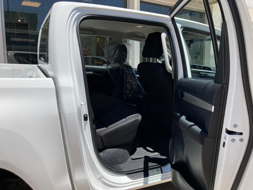 Imagen 9 de 15 de Toyota Hilux D/cabina 2.4 Tdi Sr 4x2 0km My2023