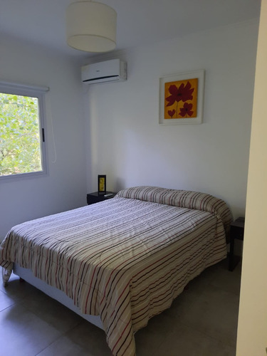 Casa En Delta Barrio Aldea Del Luján, Con Estacionamiento Y Cruce Incluido