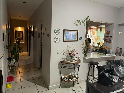 Departamento Con Doble Acceso Controlado Bien Ubicado