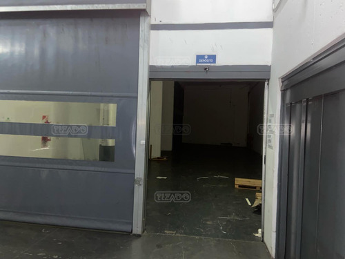 Edificio En Block En Balvanera, Capital Federal. Impecable. Habilitado Para Venta Mayorista Y Droguería. Ideal Sistema De Salud Y Alimentación