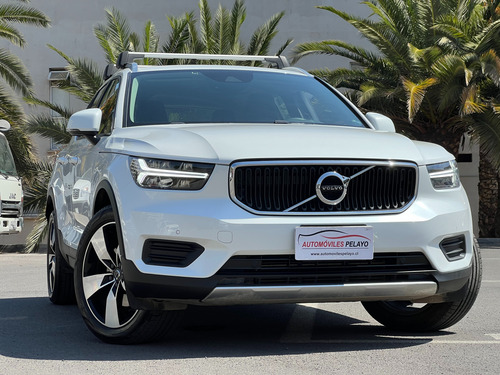 Volvo XC40 D4 Momentum Intro Car