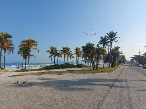 Imagem 5 de 10 de Terreno Na Quadra Da Praia. Excelente Opção De Investimento!! - Te0800